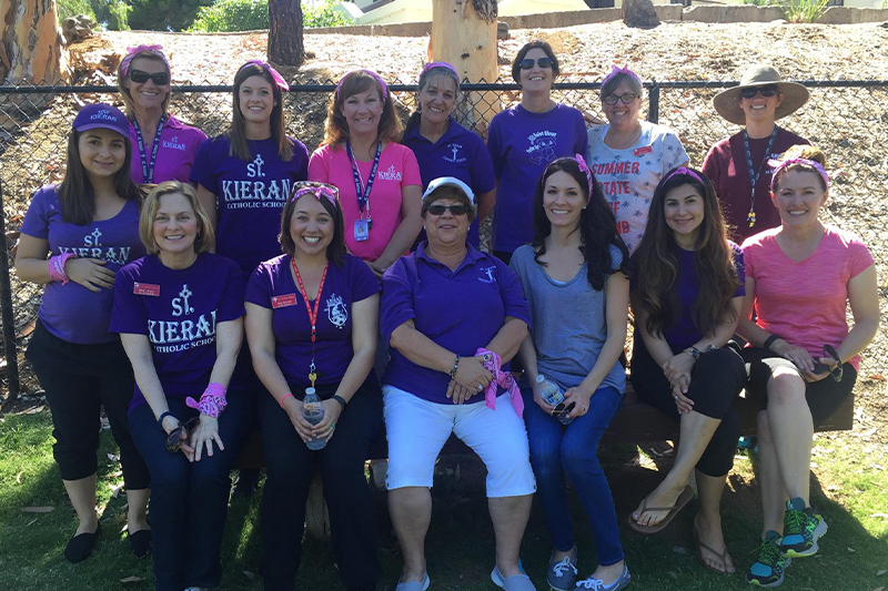 Group photo of golf tournament 